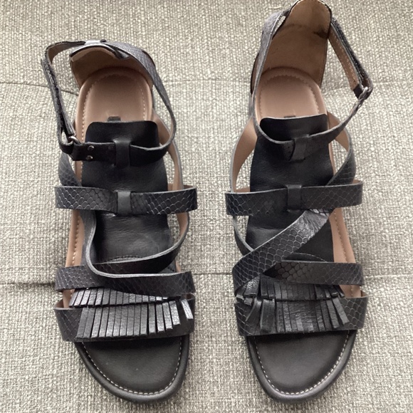 Ecco Black Leather Strap Sandal Women's size US 8.5/EU 39 - Picture 1 of 6
